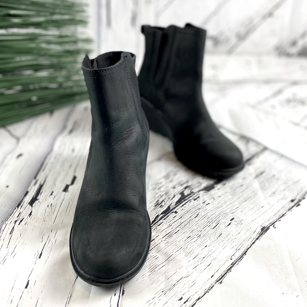 TIMBERLAND WOMEN'S AMSTON CHELSEA BOOT (BLACK NUBUCK) Size 7.5